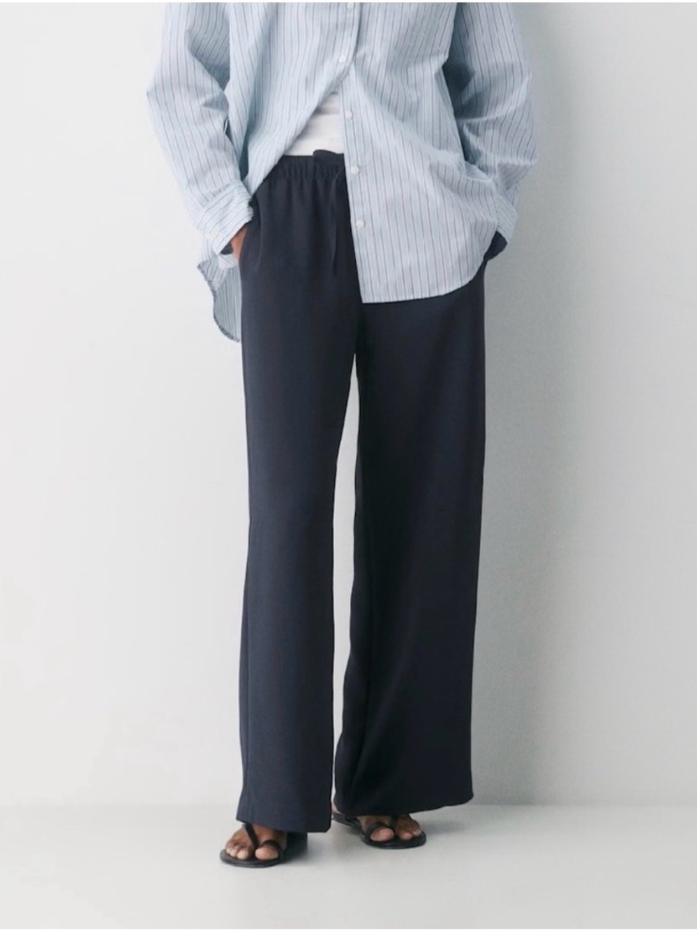 Aritzia lodge pant (crepette) vintage navy XS